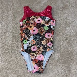 Donut leotard for gymnastics with scrunchie